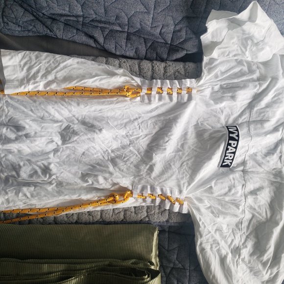 IVY PARK TSHIRT (XS) - Picture 4 of 4